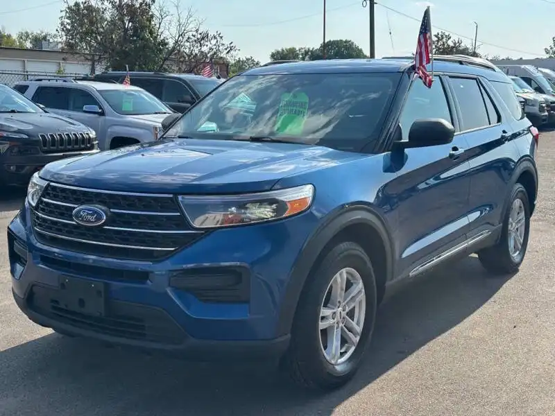 2022 Ford Explorer XLT 4WD's photo