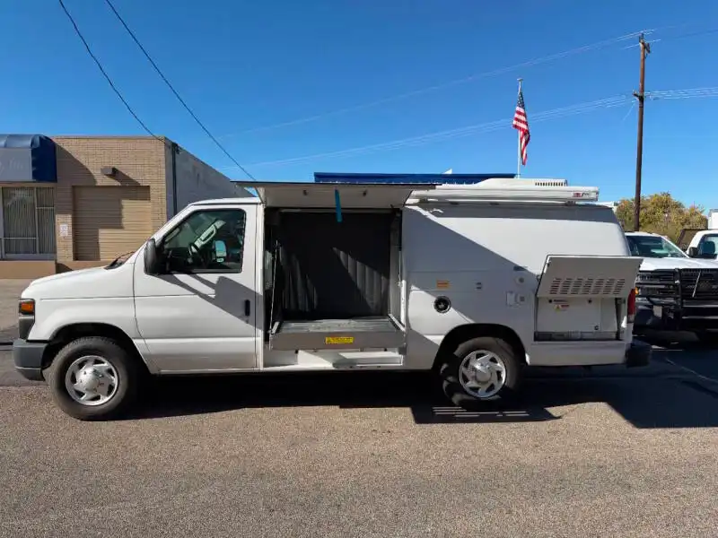 2014 Ford E-Series E-350 Super Duty Extended's photo