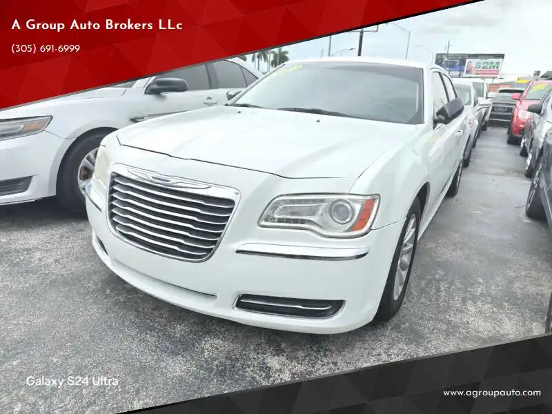 2013 Chrysler 300 Base's photo