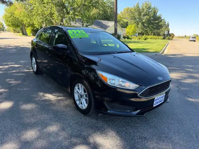 2018 Ford Focus SE Hatchback's photo