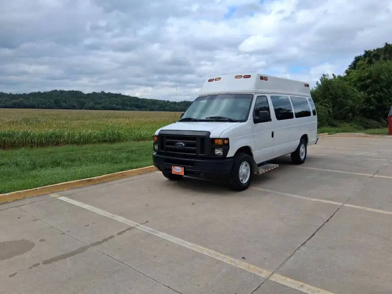 2012 Ford E-Series E-250 Extended photo 5