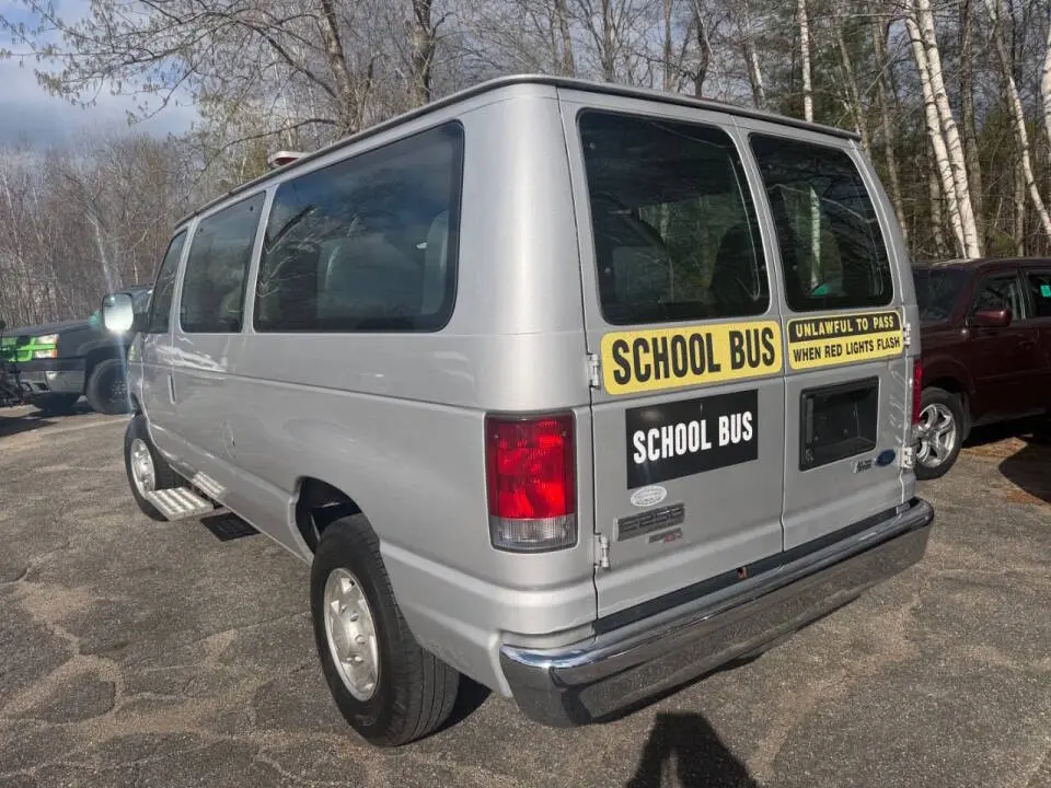 2013 Ford E-Series E-250 Van photo 5