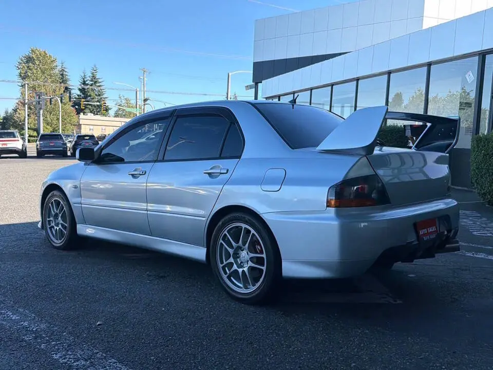 2006 Mitsubishi Lancer Evolution IX photo 3