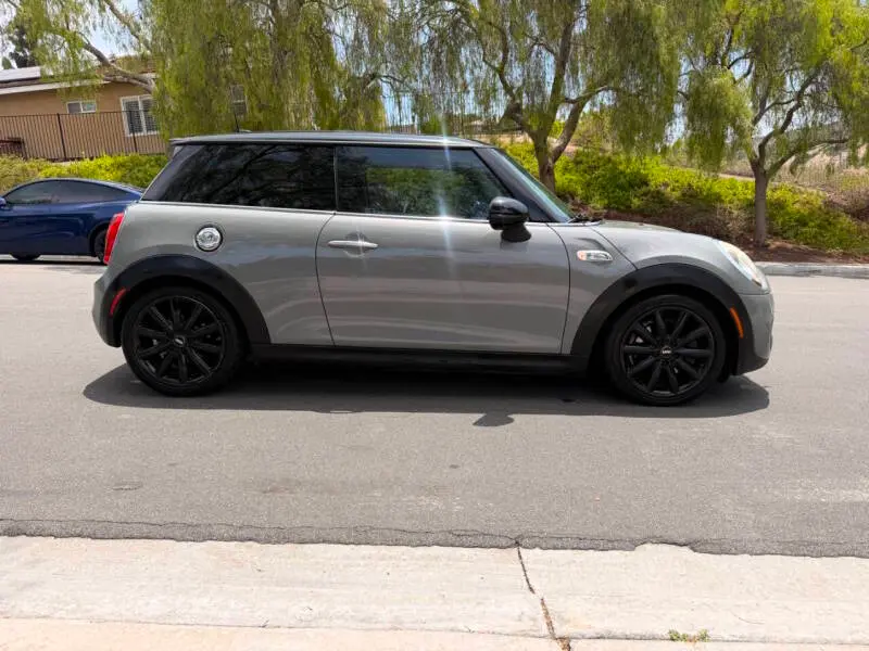 2014 MINI Cooper S photo 5