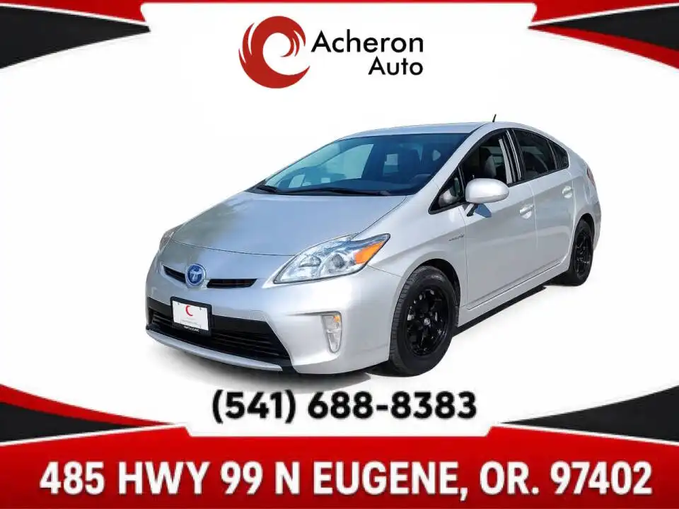 2015 Toyota Prius Two's photo