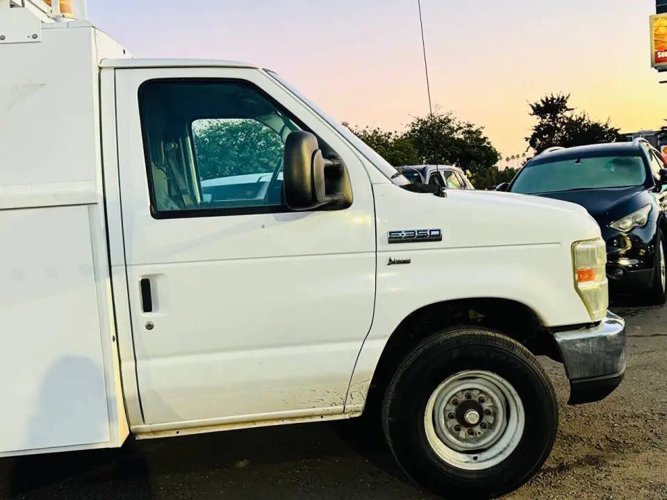 2011 Ford E-Series undefined photo 3