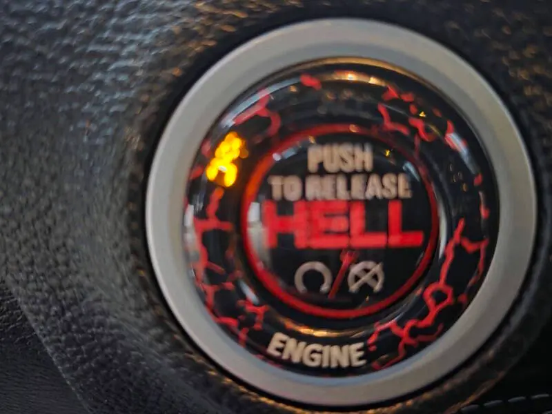 2016 Dodge Challenger SRT Hellcat photo 3