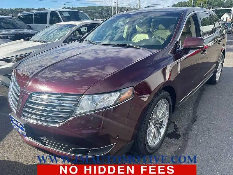 2018 Lincoln MKT 3.5 Reserve AWD's photo