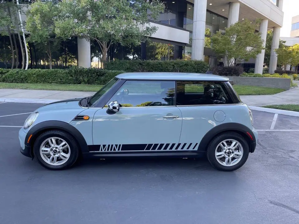 2011 MINI Cooper Base photo 4