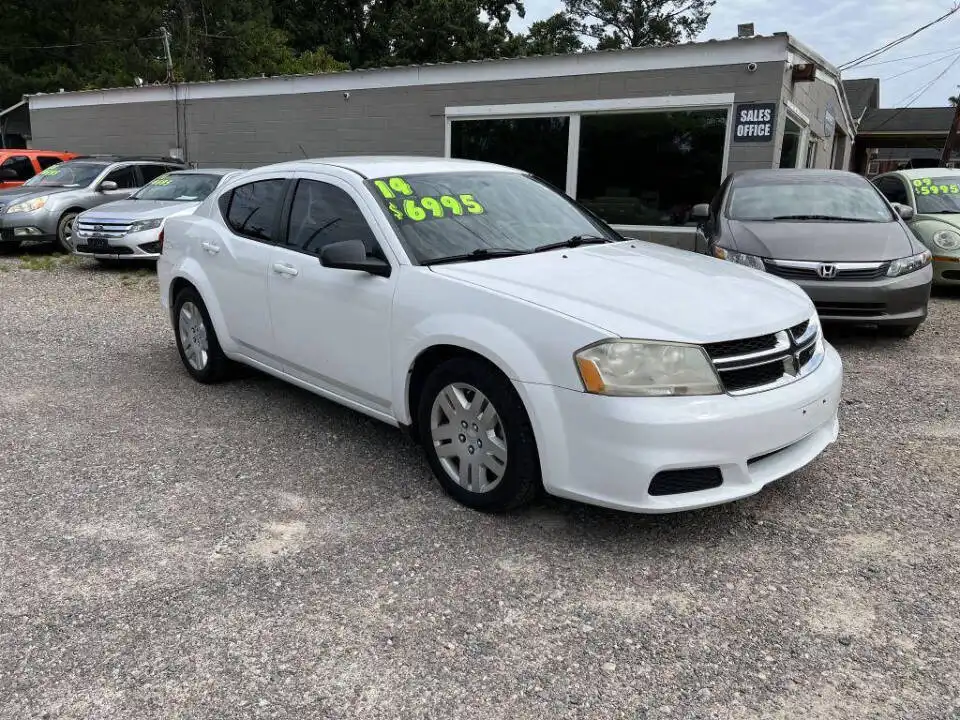 2014 Dodge Avenger SE's photo