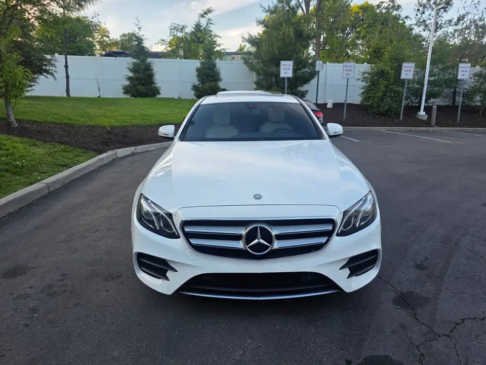 2017 Mercedes-Benz E-Class E300 photo 1