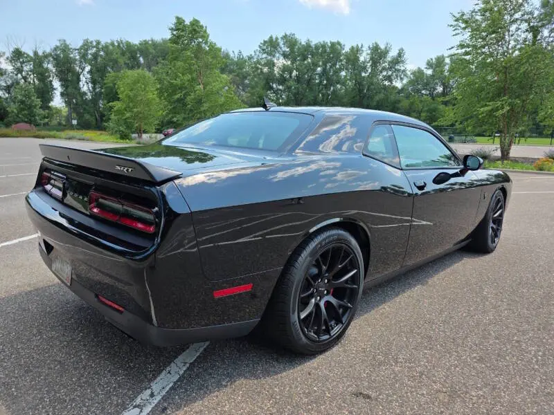 2016 Dodge Challenger SRT Hellcat photo 5