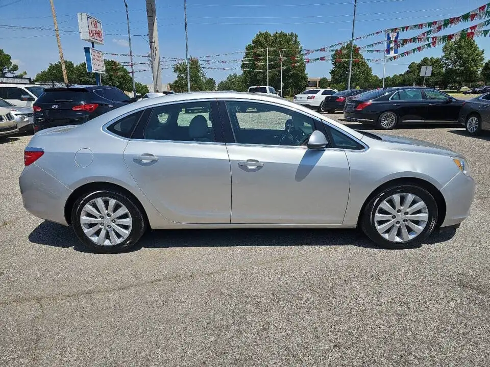 2016 Buick Verano 1SD's photo