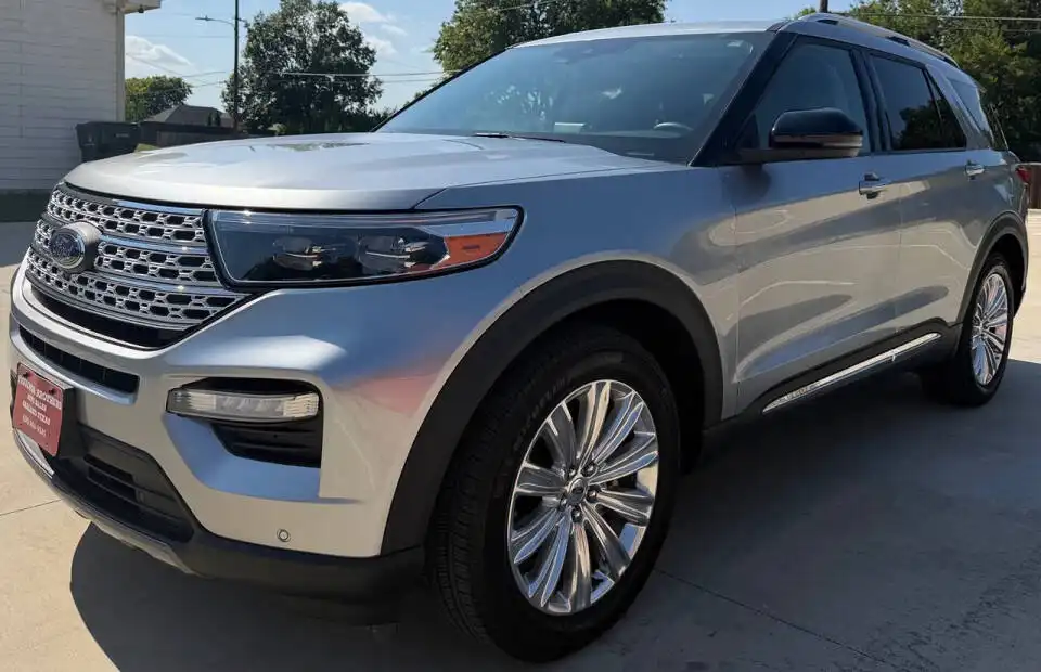 2024 Ford Explorer Limited RWD's photo