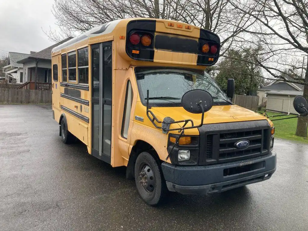 2008 Ford E-Series's photo