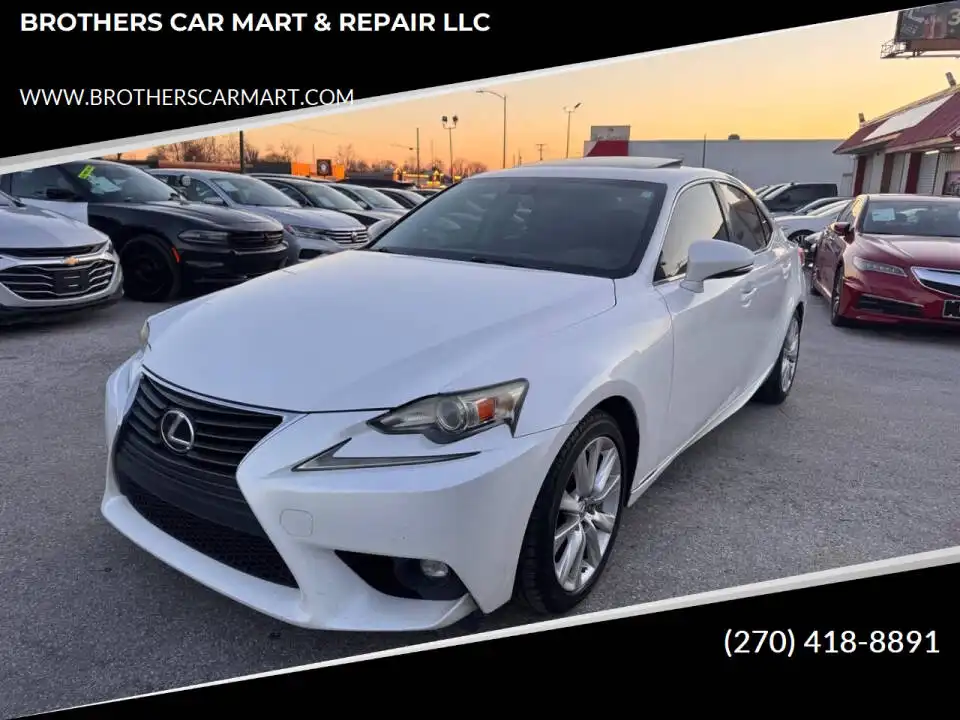 2016 Lexus IS 350 200t's photo