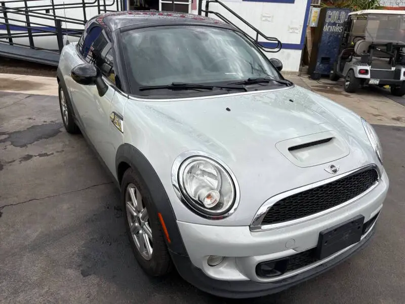 2014 MINI Cooper S photo 5