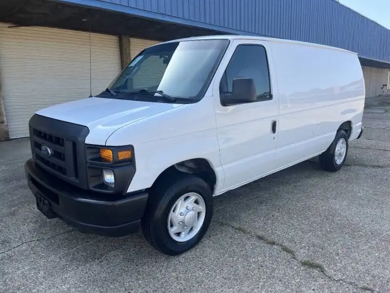 2008 Ford E-Series E-150 Van's photo