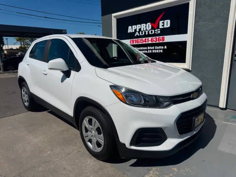 2017 Chevrolet Trax LS's photo