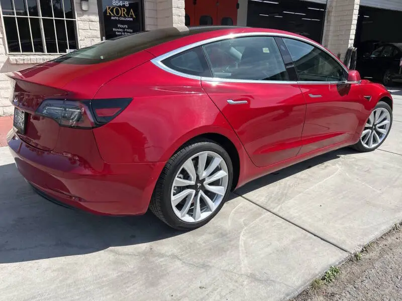 2019 Tesla Model 3 Long Range photo 3