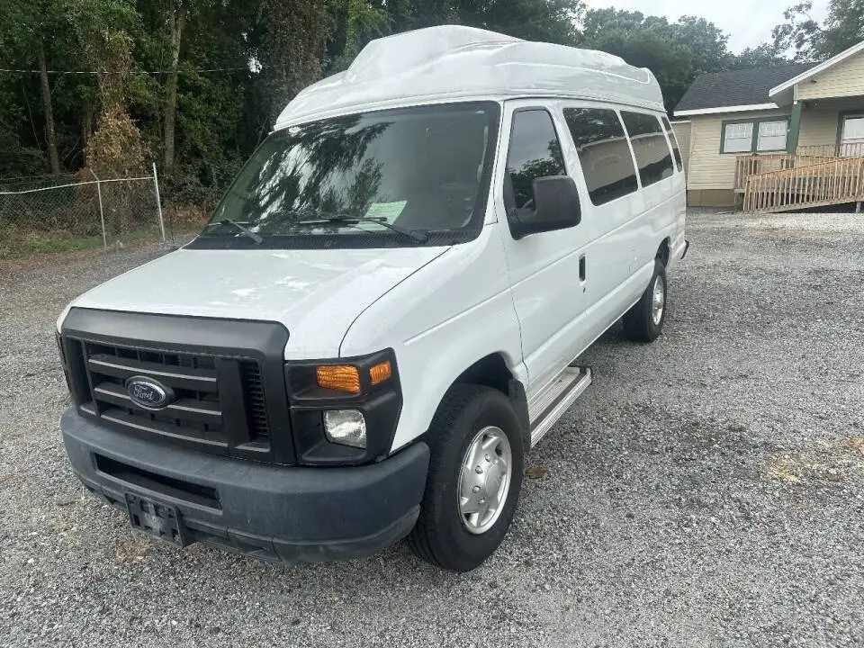 2012 Ford E-Series E-350 Super Duty Extended photo 1