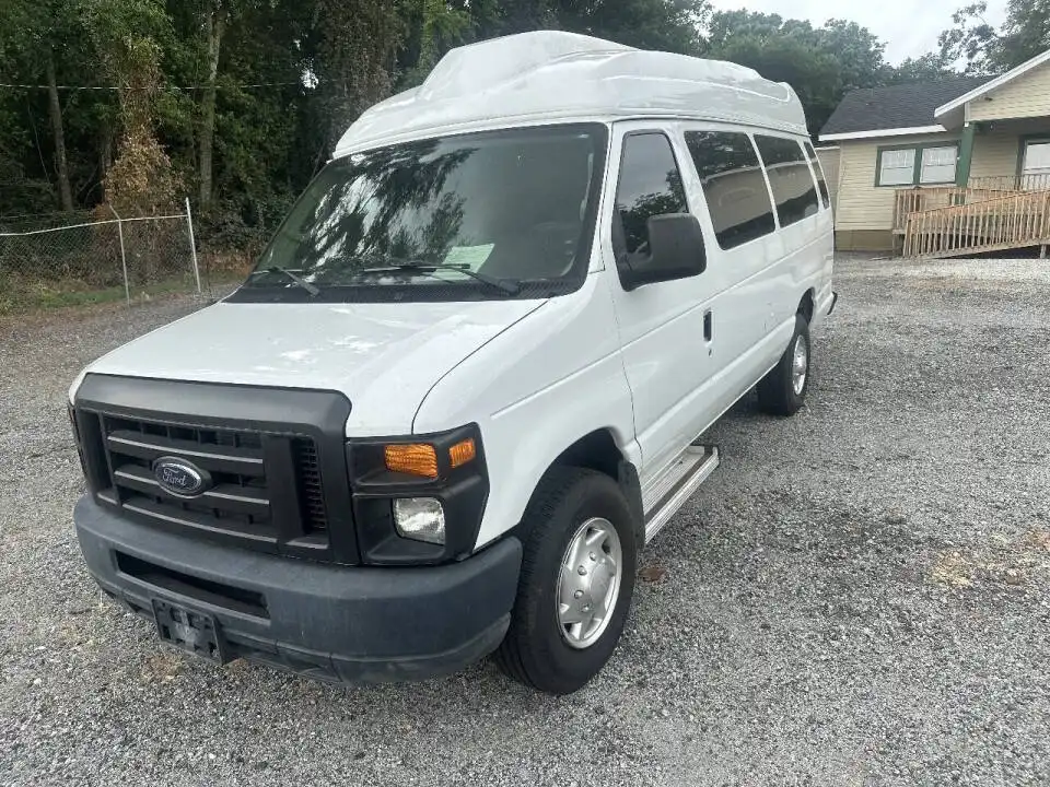 2012 Ford E-Series E-350 Super Duty Extended's photo