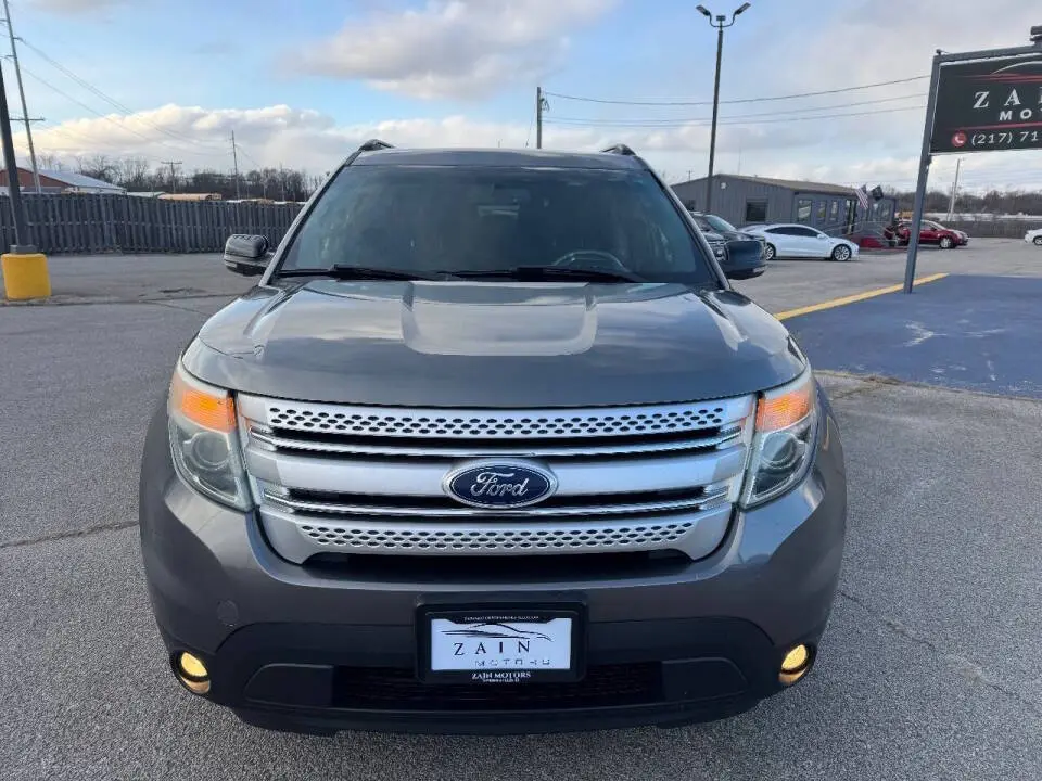 2011 Ford Explorer XLT 4x4 photo 4
