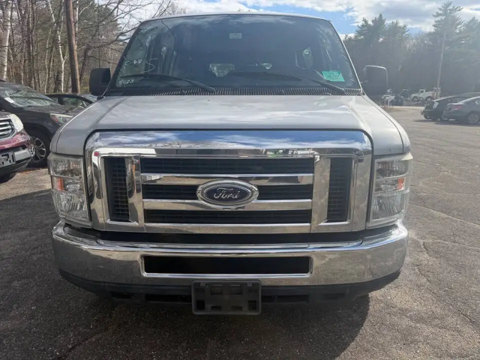 2013 Ford E-Series E-250 Van photo 1