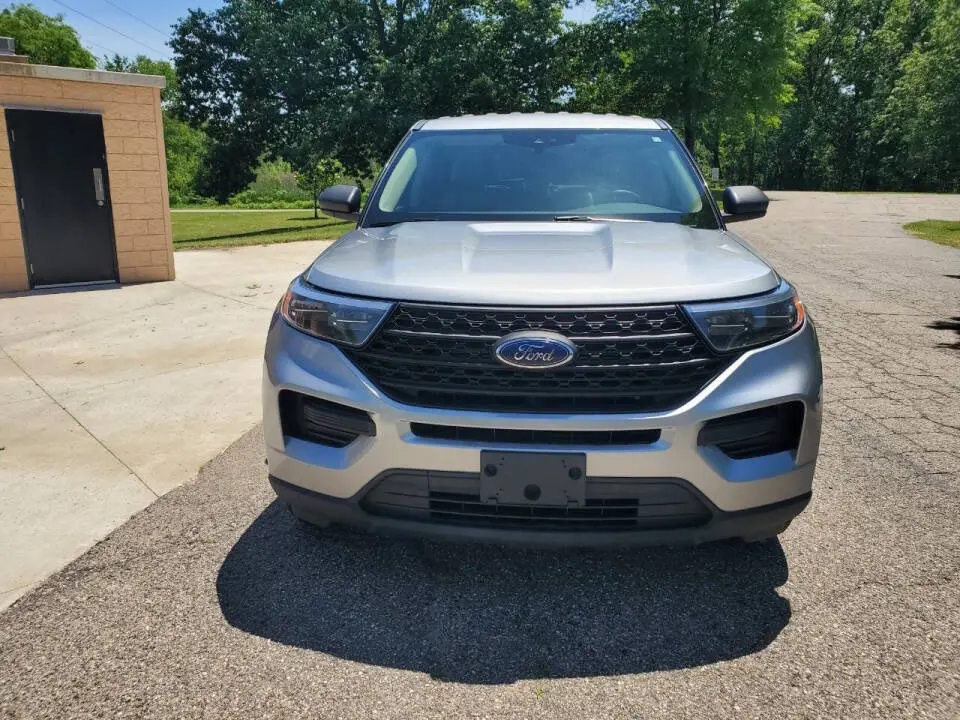 2023 Ford Explorer Base 4WD photo 3
