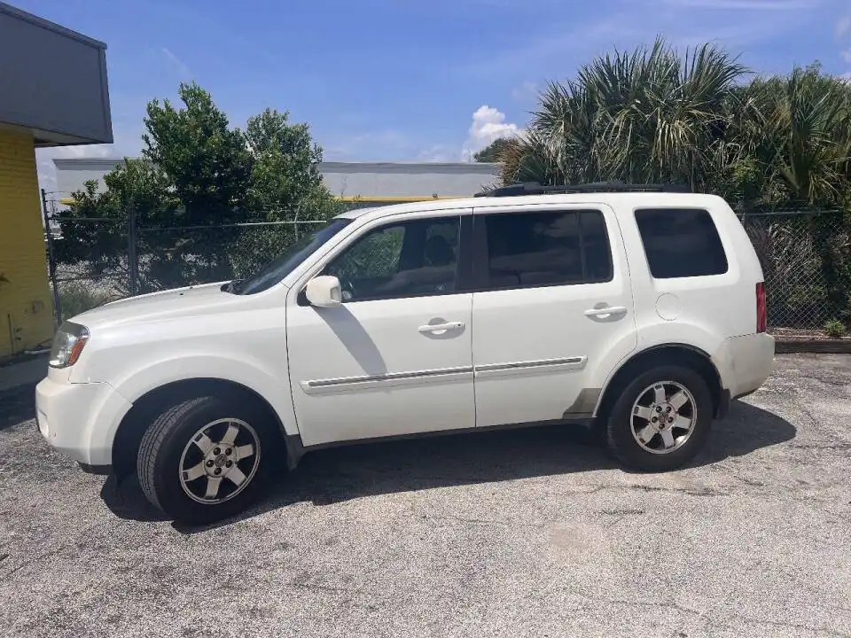 2011 Honda Pilot Touring w/ NAVI and RES's photo