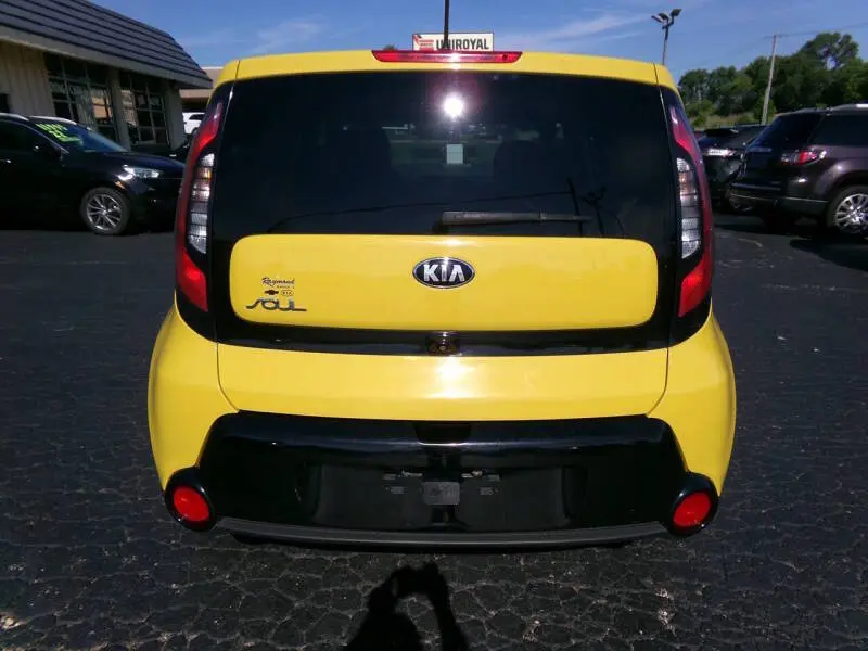 2016 Kia Soul 2.0L + AT 5-Door photo 5