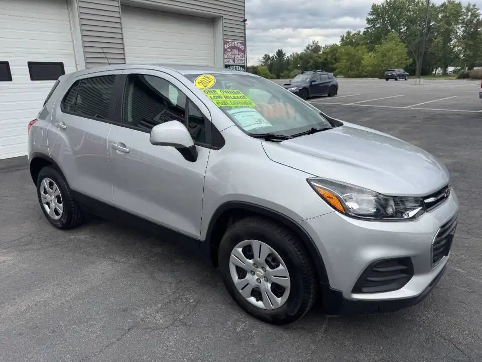 2018 Chevrolet Trax LS's photo