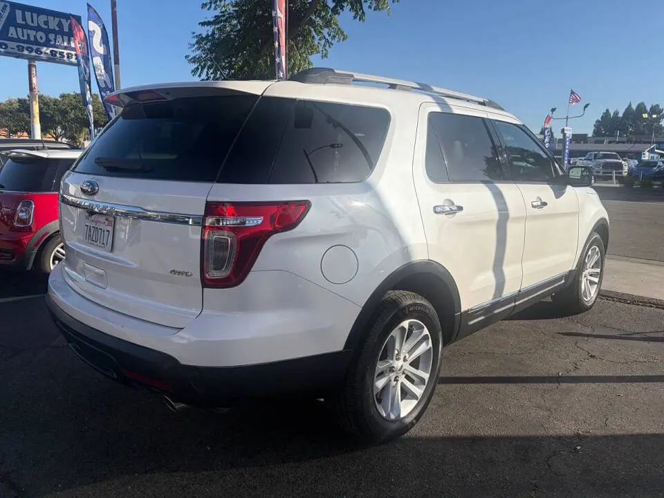 2013 Ford Explorer XLT 4x4 photo 5
