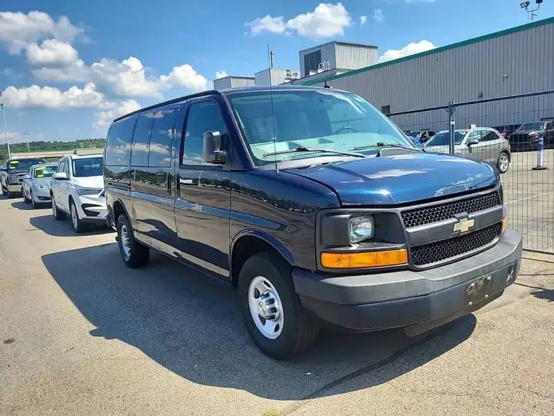 2013 Chevrolet Express 2500 LS's photo
