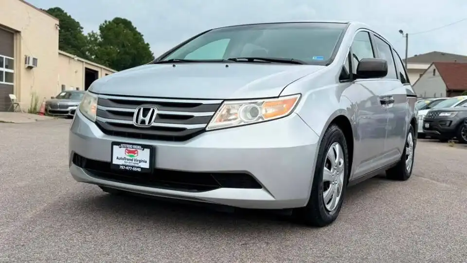 2011 Honda Odyssey LX's photo