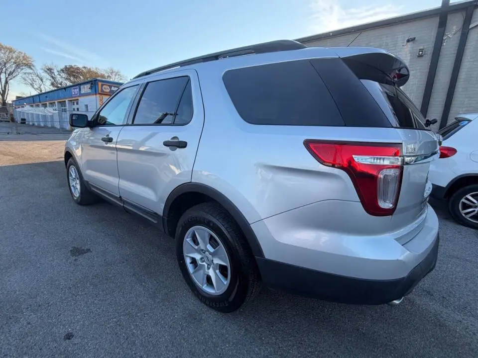 2014 Ford Explorer Base photo 4