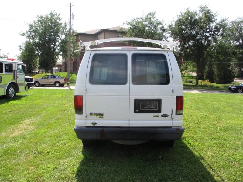 2014 Ford E-Series E-250 Van photo 4