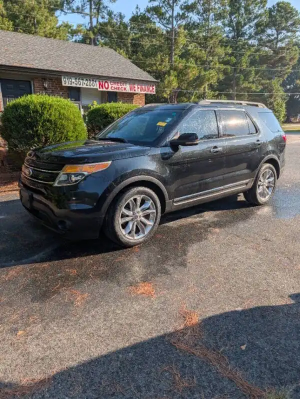 2011 Ford Explorer XLT's photo