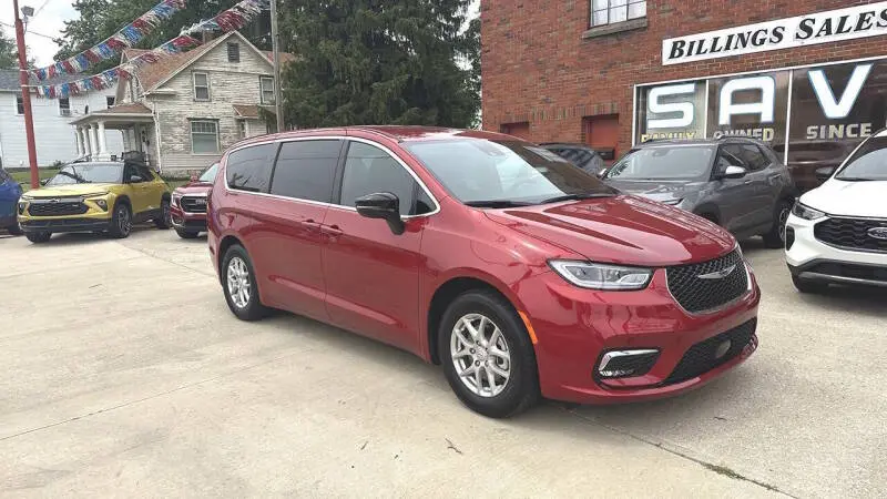 2026 Chrysler Pacifica Select photo 4
