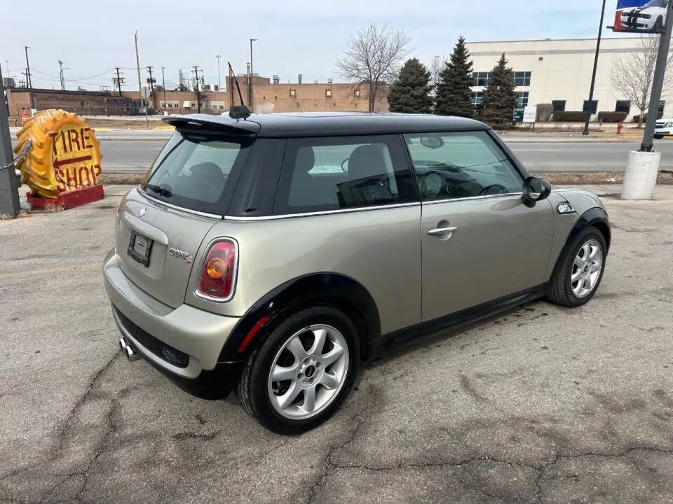2010 MINI Cooper S photo 4