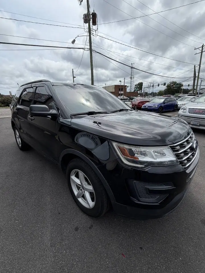 2017 Ford Explorer Base 4WD photo 3