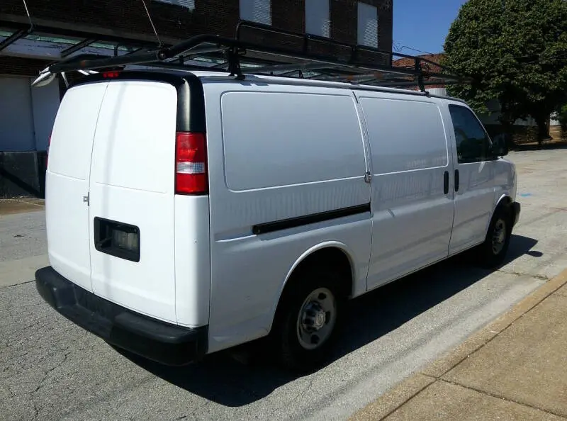 2017 Chevrolet Express 3500 Work Van HD photo 4