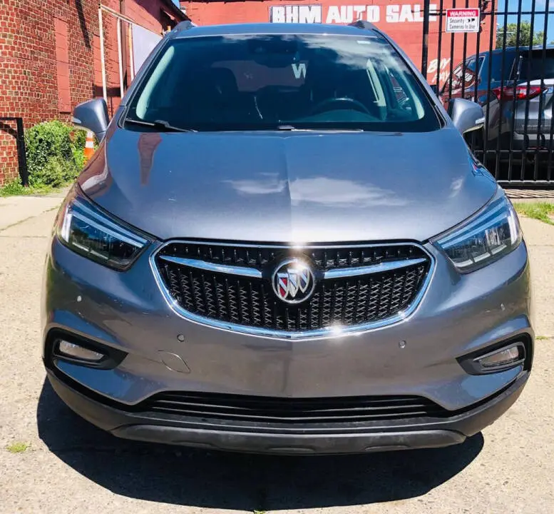 2019 Buick Encore Essence AWD photo 3