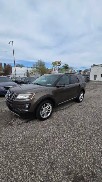 2016 Ford Explorer XLT 4WD's photo