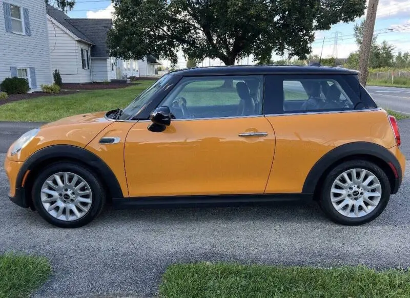 2014 MINI Cooper Base photo 4