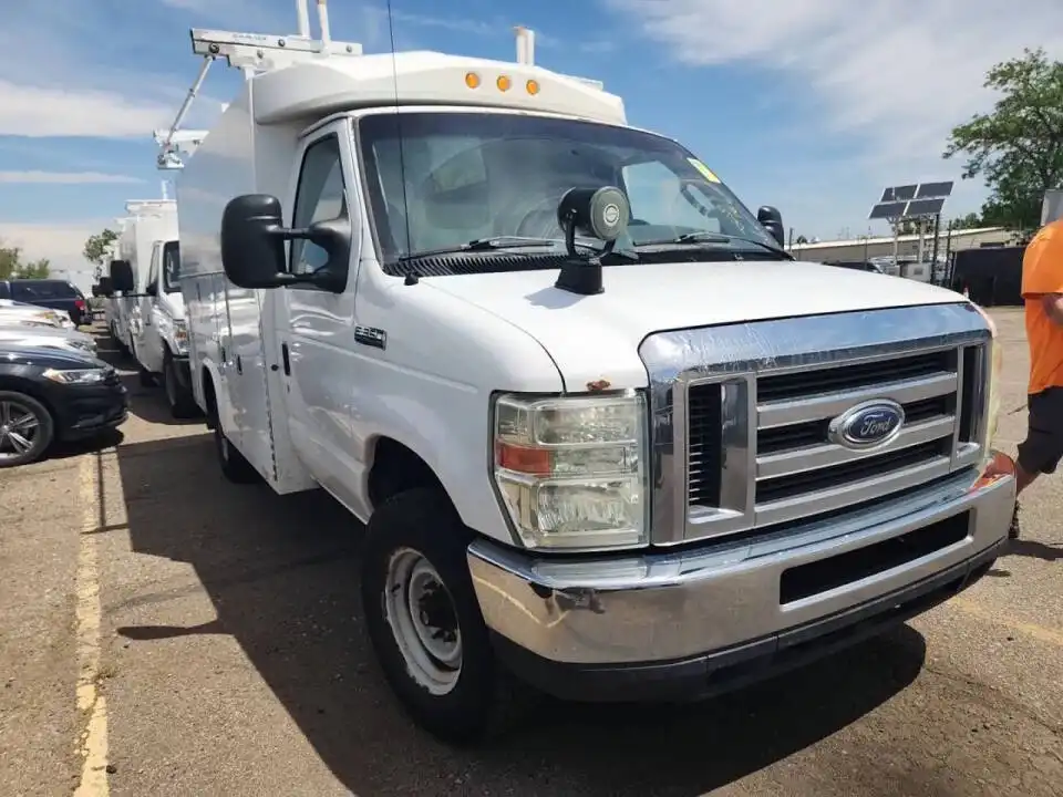 2008 Ford E-Series's photo
