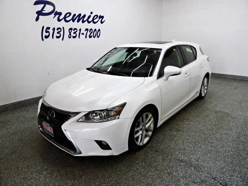 2016 Lexus CT 200h 200h's photo
