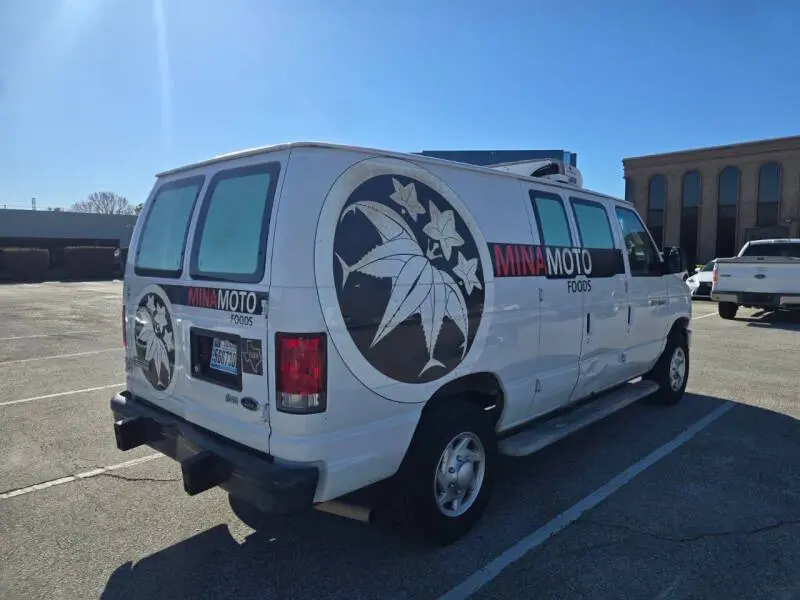 2014 Ford E-Series E-250 Van photo 5