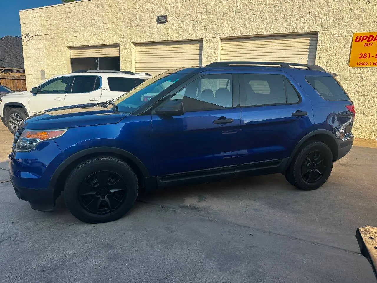 2014 Ford Explorer Base photo 3