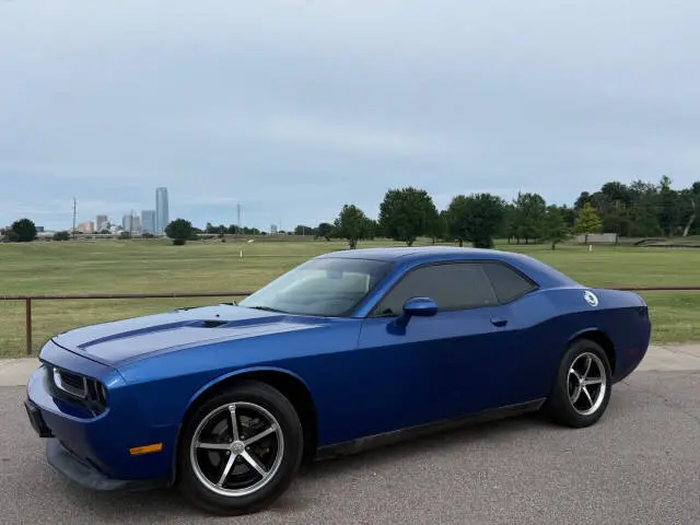 2012 Dodge Challenger SXT photo 4
